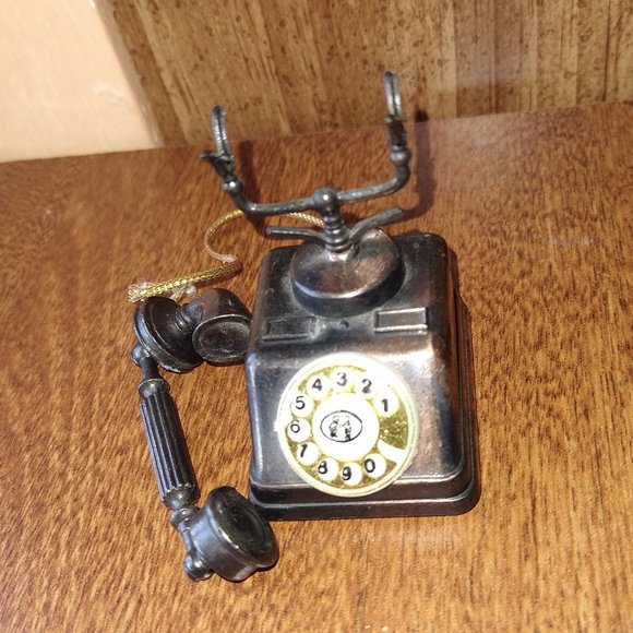 Vintage Miniature Telephone Pencil Sharpener - Picture 2 of 7